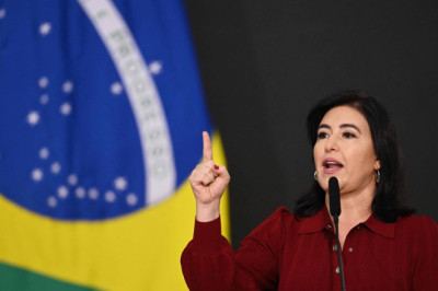 Sem harmonia, não dá para falar em baixar taxa de juros, diz Simone, em campanha